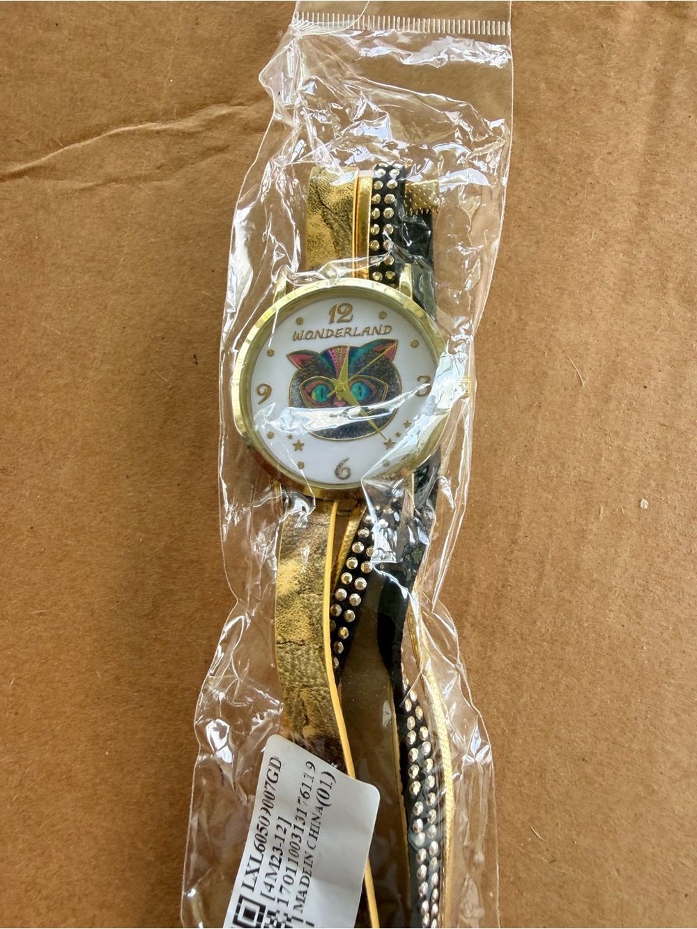 WONDERLAND Gold and Black Cat Face Wrap Watch